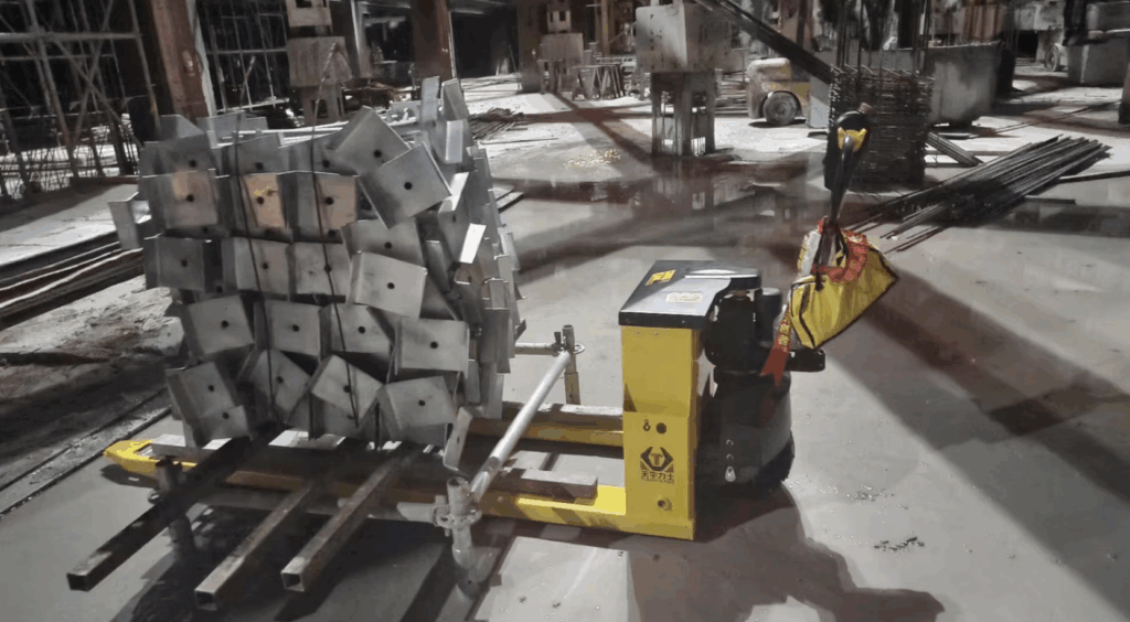 Xe nâng điện địa hình dùng cho hàng nặng Xe nâng điện địa hình dùng cho hàng nặng