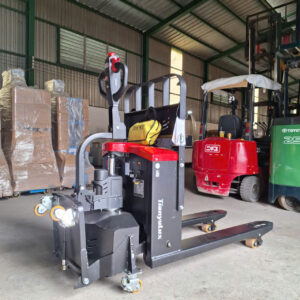 Thiết kế có bệ đứng lái gấp gọn được rất tiện lợi.
